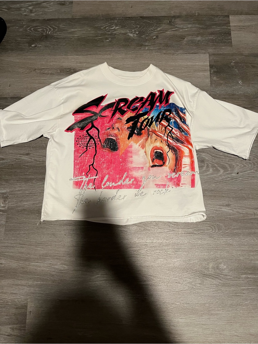 Studio White Short Sleeve 'Scream' Graphic Tee with Pink & Blue Art